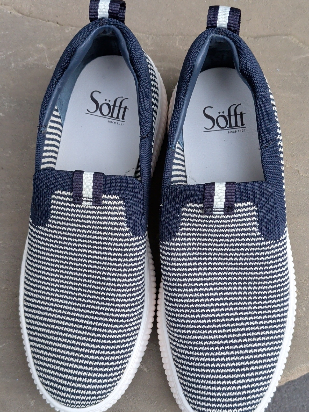 Sofft Women’s Navy & White Slip-On Sneakers Size 7.5